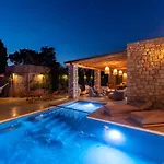 Villa Eftopia Kolympia By Onar